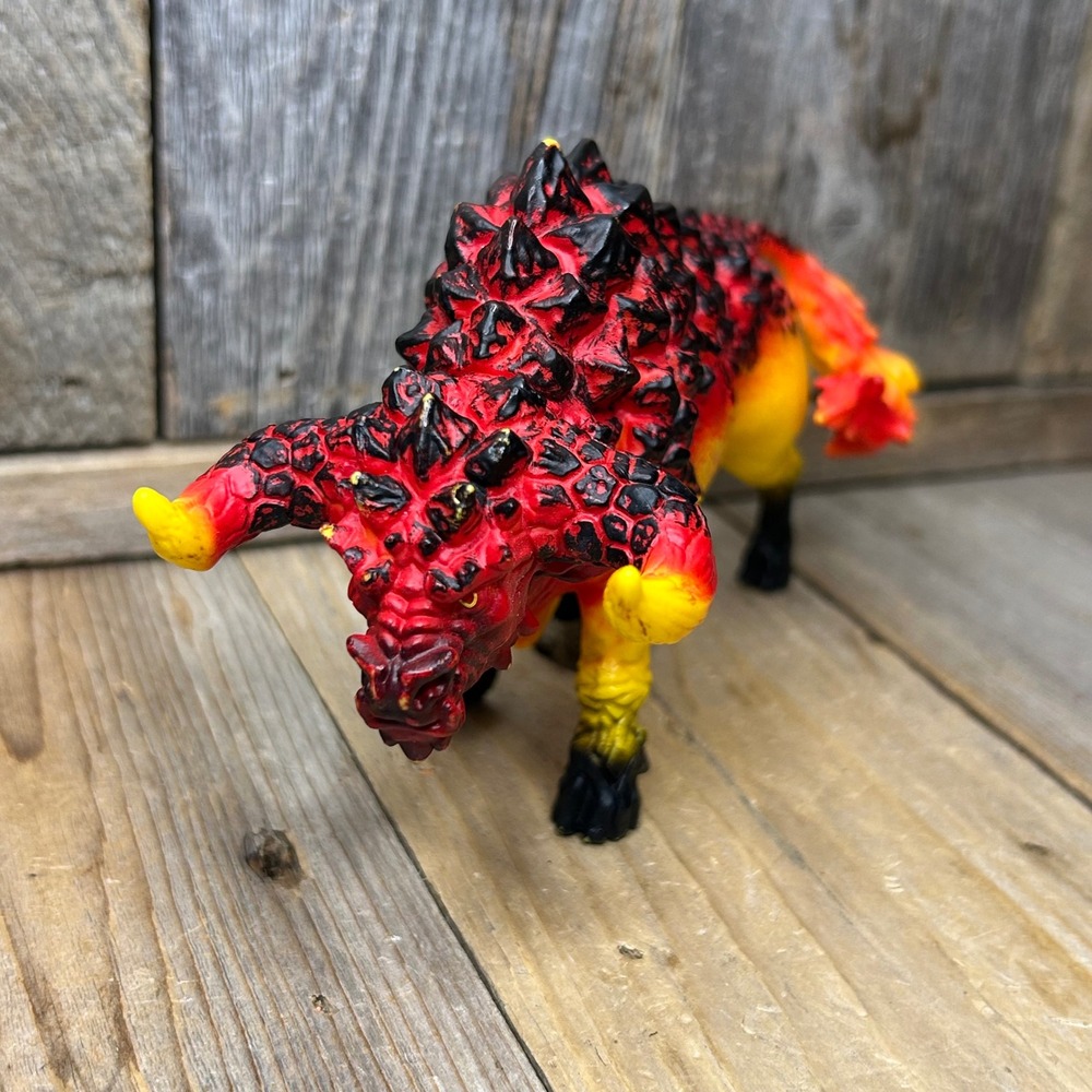 Schleich Eldrador Creatures Fire Bull Red Yellow Lava Monster Figure 42444